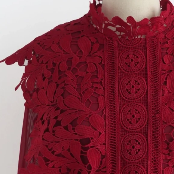Lady in Red Dress Crochet Lace Elegance Size XL - Picture 2 of 8